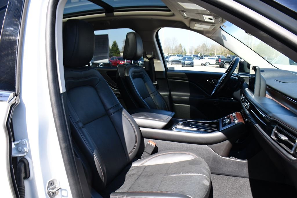 Used 2023 Lincoln Aviator Reserve w/ Class IV Trailer Tow Package image 16