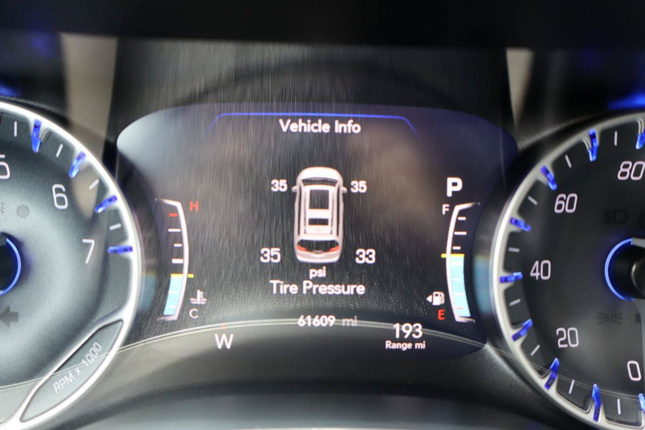 Used 2023 Chrysler Pacifica Touring-L FWD image 15