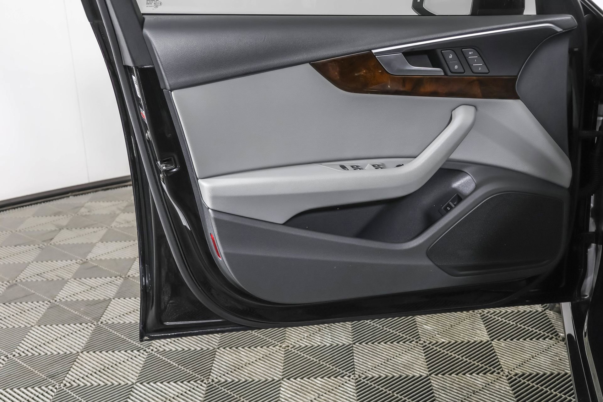 Used 2019 Audi A4 2.0T Premium w/ Convenience Package image 35