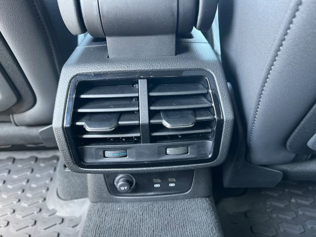 Used 2024 Audi Q3 2.0T Premium w/ Convenience Package image 9