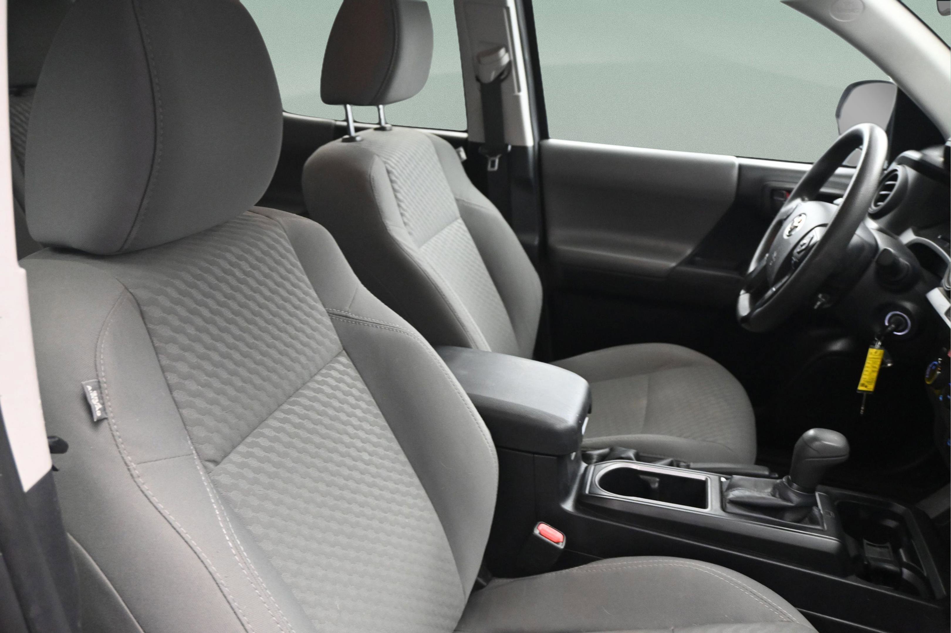 Used 2021 Toyota Tacoma SR AWD/4WD image 37