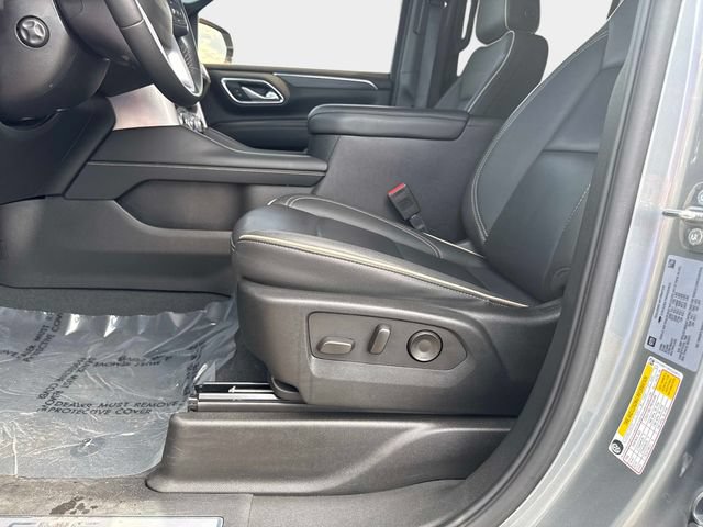 Used 2024 GMC Yukon SLT w/ SLT Premium Package AWD/4WD image 16