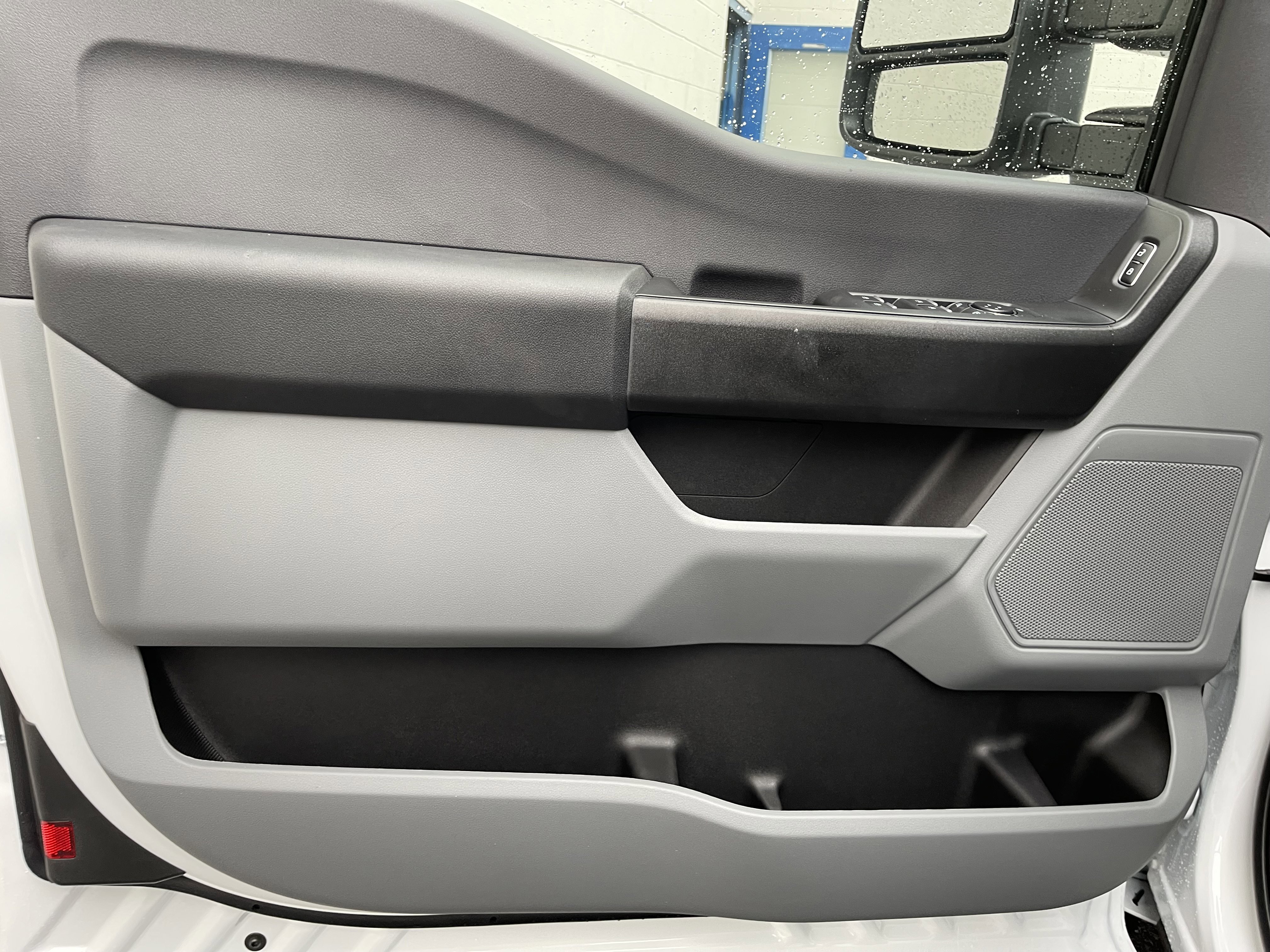New 2026 Ford F250 XL w/ XL Chrome Package image 22