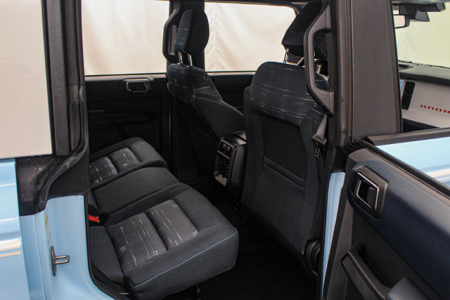 Used 2025 Ford Bronco Heritage Edition AWD/4WD image 15