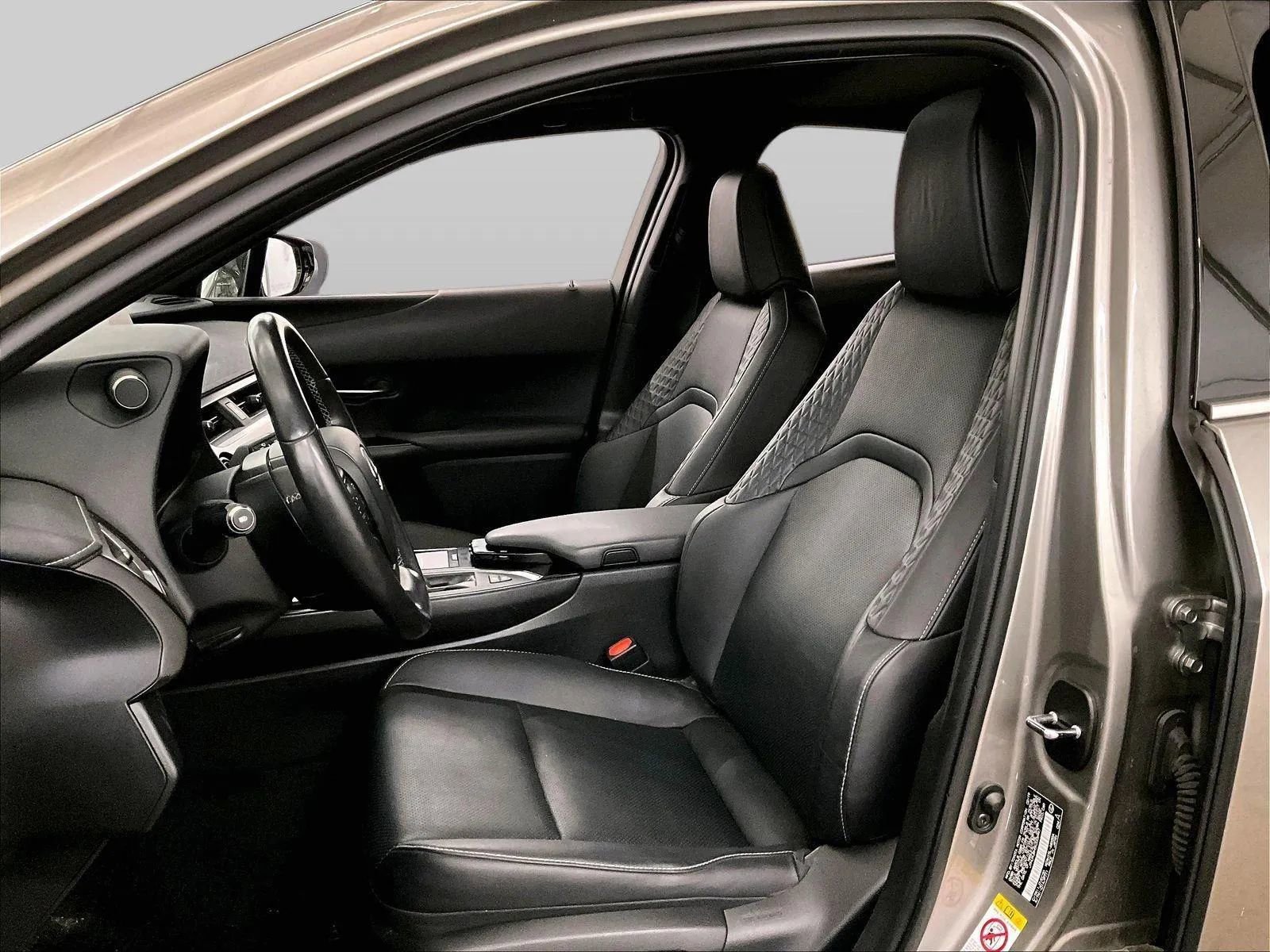 Used 2019 Lexus UX 250h w/ Premium Package AWD/4WD image 24