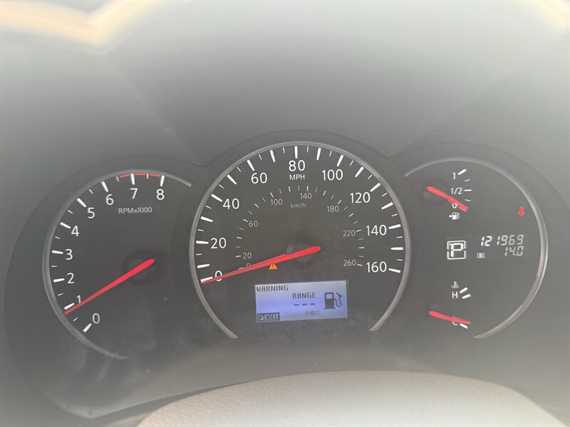 Used 2016 Nissan Quest SV FWD image 11