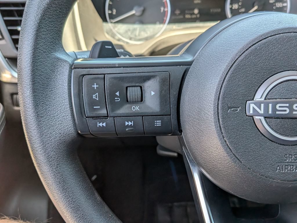 Used 2024 Nissan Rogue SV AWD/4WD image 19