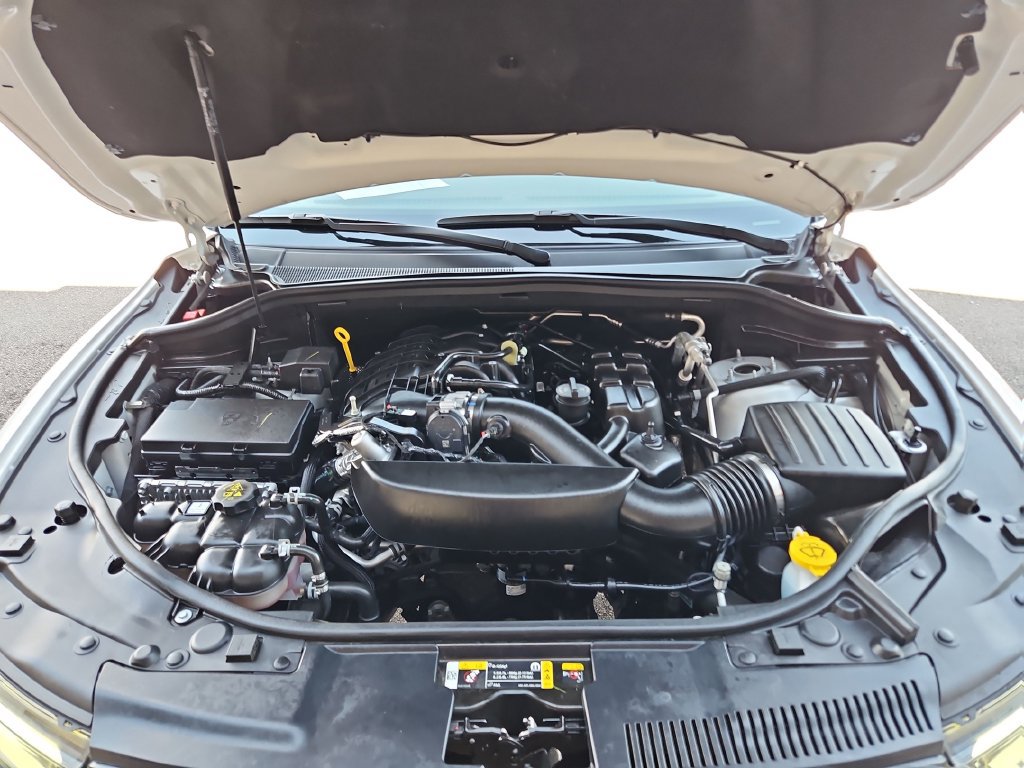 Used 2025 Dodge Durango GT RWD image 37
