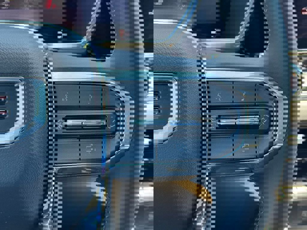 New 2025 GMC Canyon Elevation w/ Convenience Package image 28