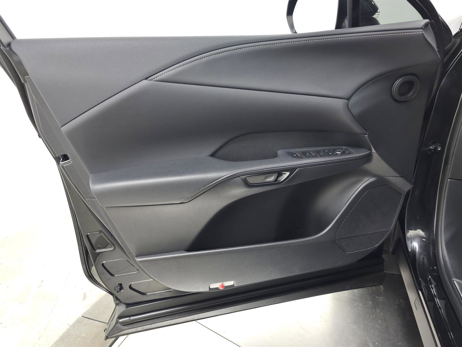 Used 2025 Lexus RX 350 F Sport w/ Accessory Package (Z1) AWD/4WD image 15