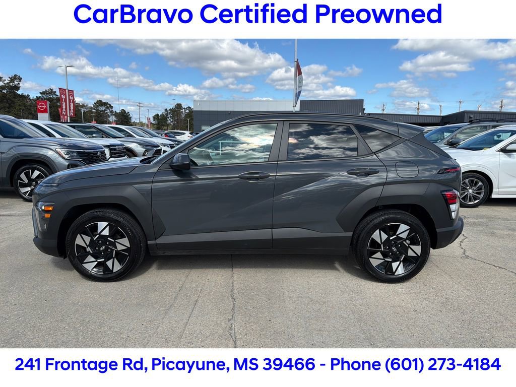 Used 2025 Hyundai Kona SEL image 3