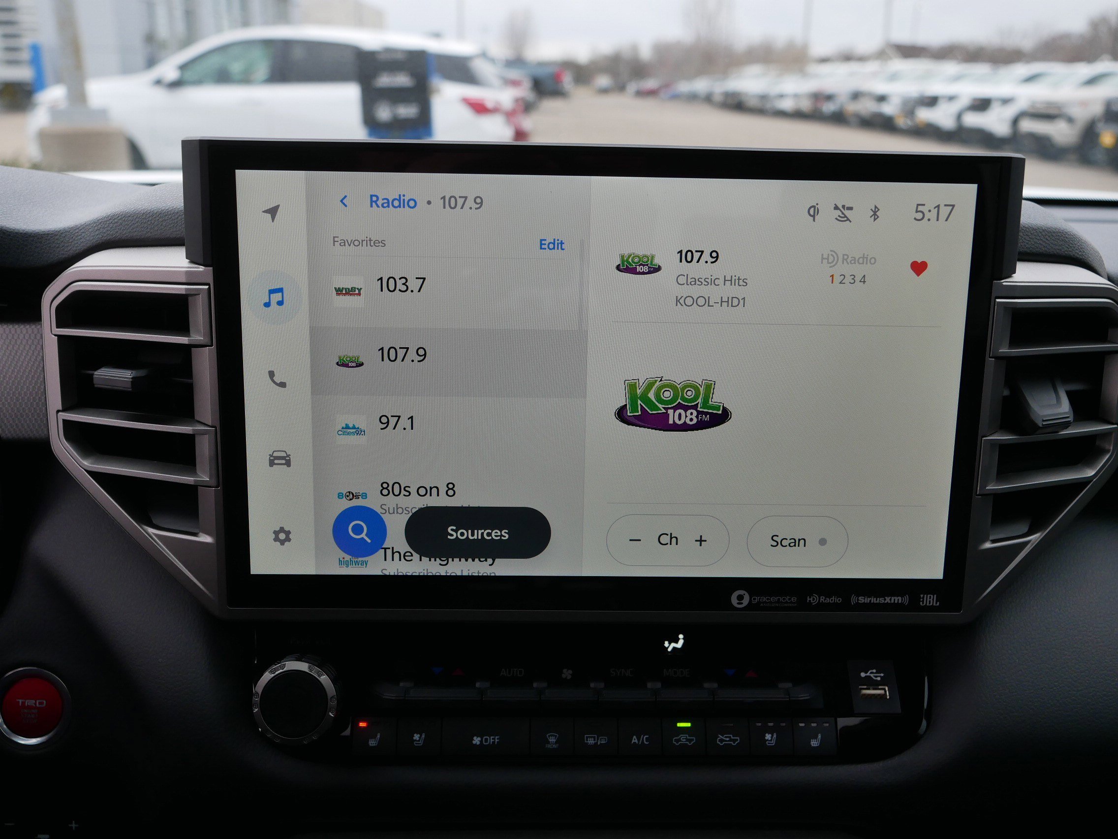 Used 2024 Toyota Tundra Limited w/ TRD Off-Road Package image 22