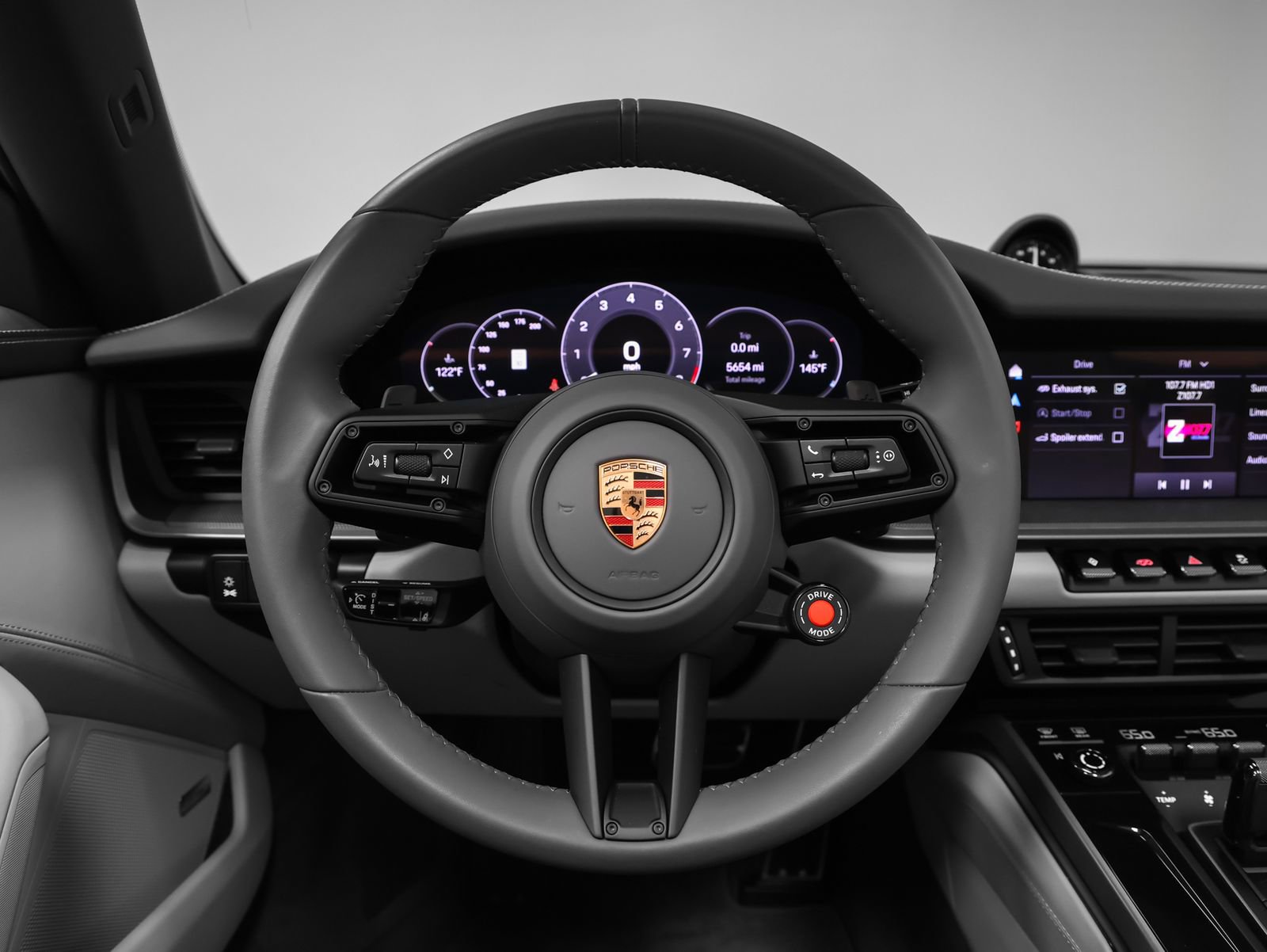 Certified 2025 Porsche 911 Carrera RWD image 38