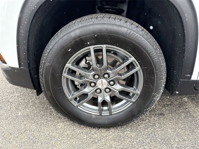 Used 2025 GMC Acadia Elevation image 10