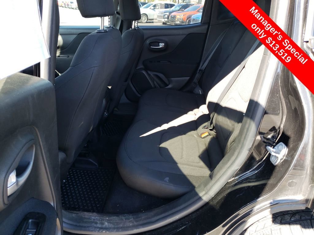 Used 2019 Jeep Renegade Latitude w/ Cold Weather Group AWD/4WD image 21