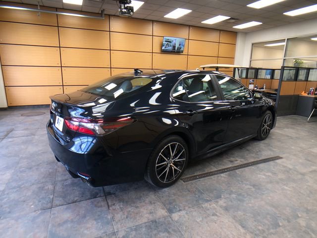 Used 2021 Toyota Camry SE AWD/4WD image 7