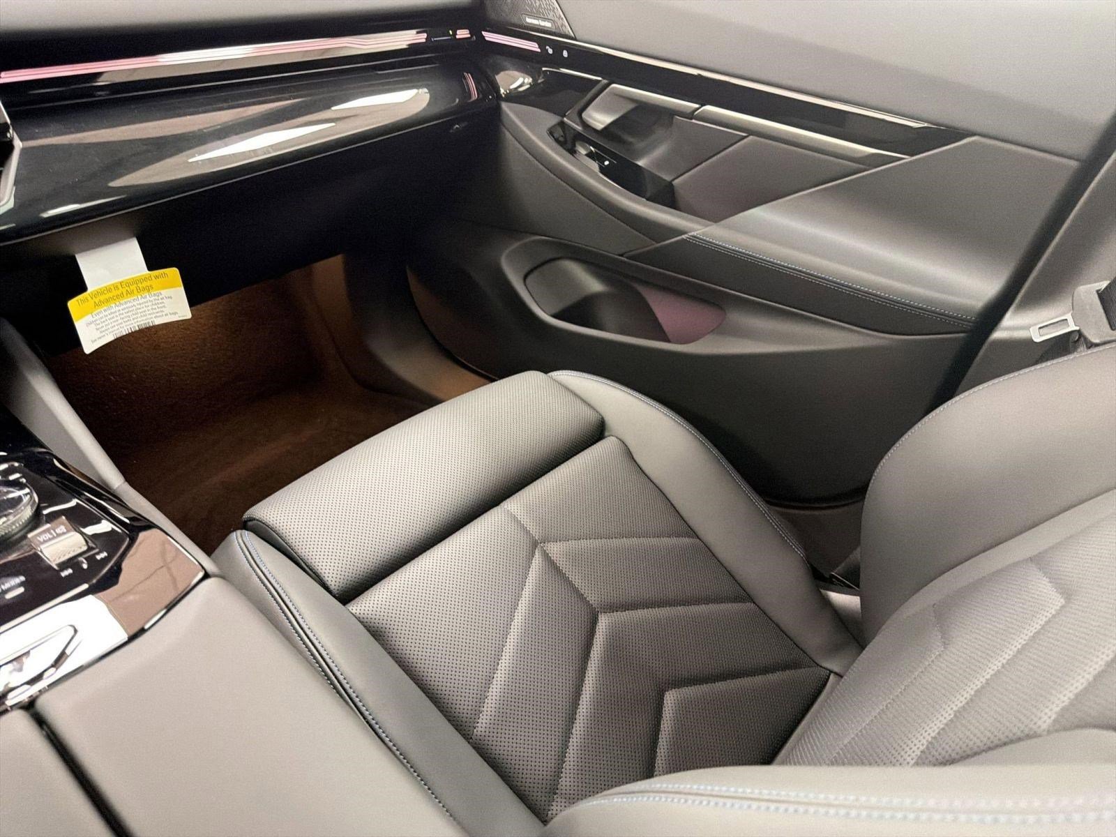 New 2026 BMW 530i xDrive w/ M Sport Package AWD/4WD image 27