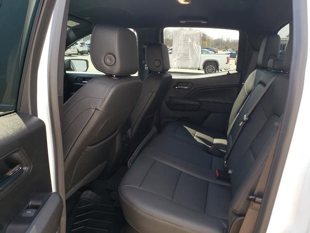 Used 2024 Chevrolet Colorado LT w/ LT Convenience Package III image 12