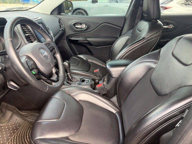 Used 2019 Jeep Cherokee Latitude Plus FWD image 17