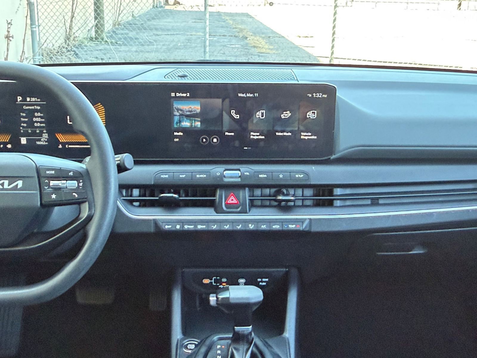 Used 2025 Kia K4 LXS image 17