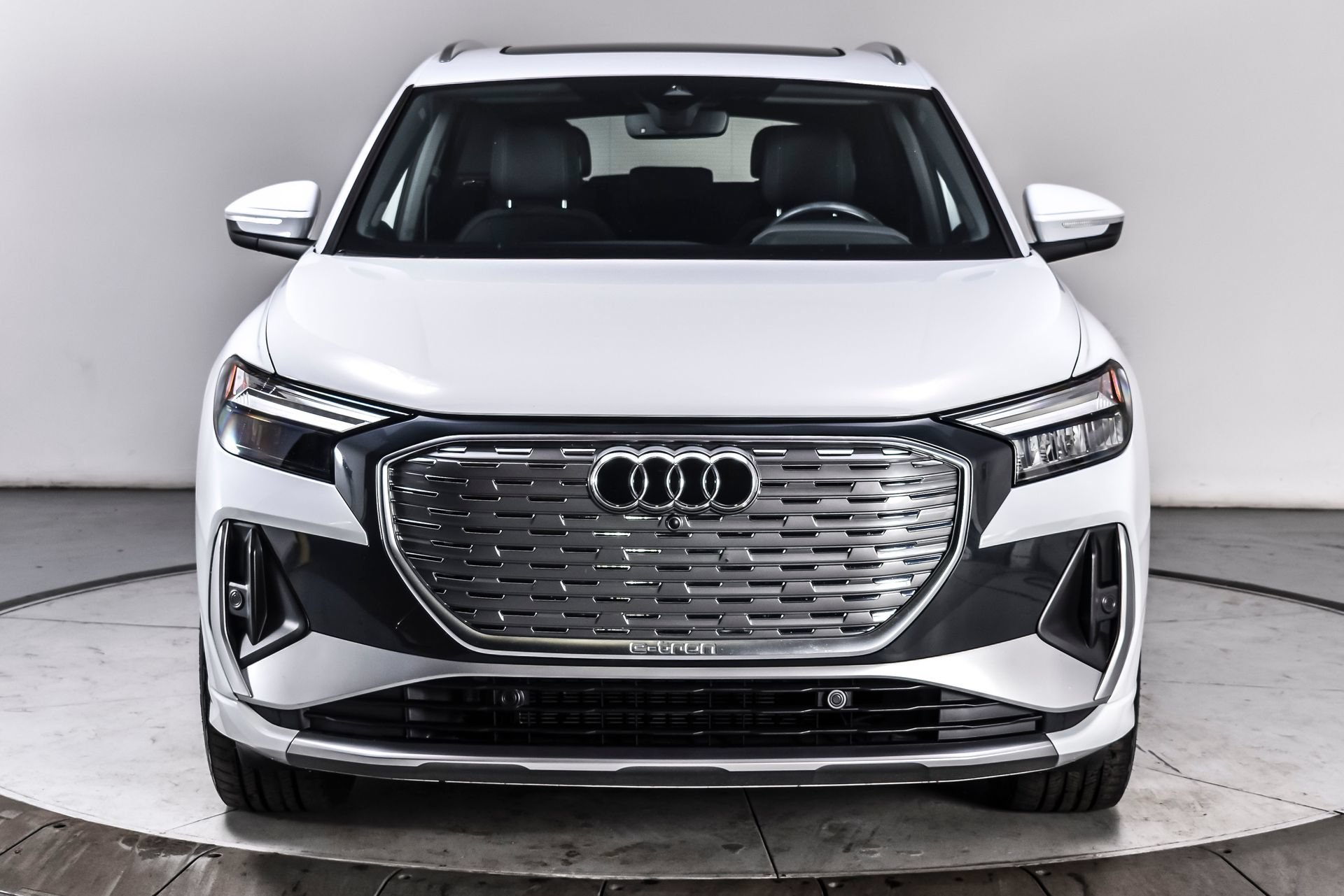 Used 2024 Audi Q4 e-tron Premium Plus AWD/4WD image 3