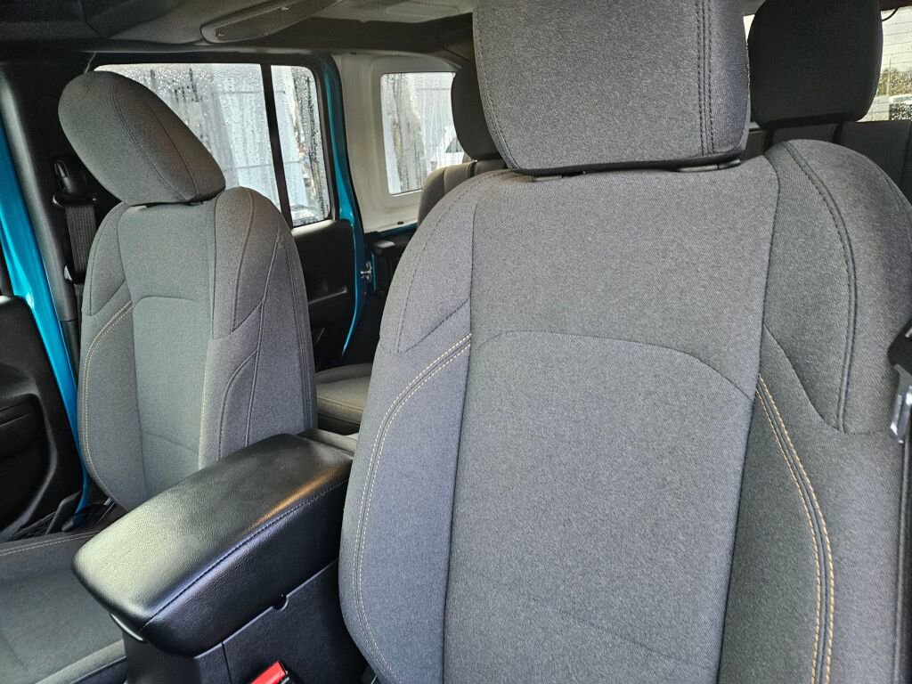 Used 2024 Jeep Wrangler Unlimited image 13