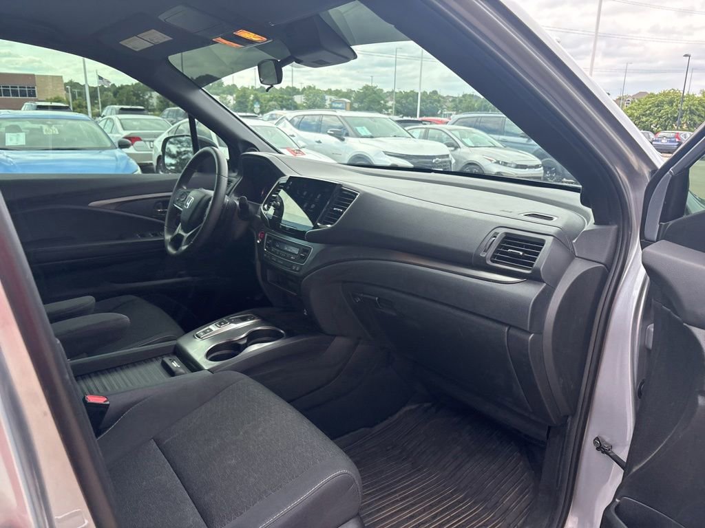 Used 2021 Honda Passport Sport image 25