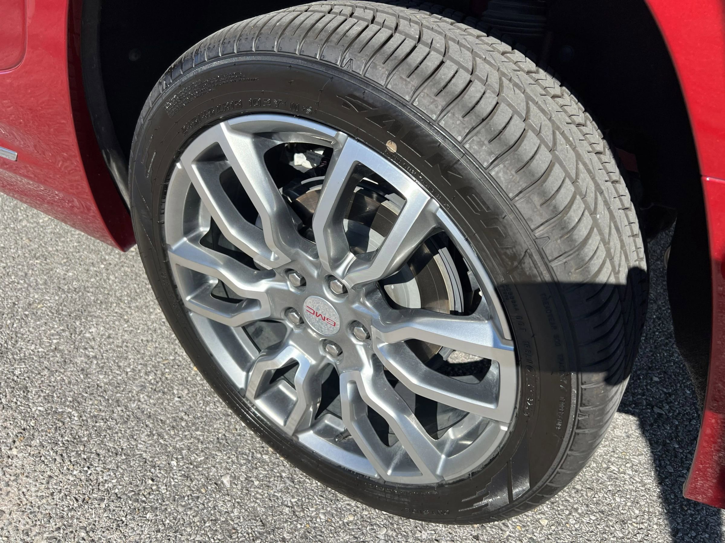 Used 2024 GMC Terrain Denali w/ Denali Premium Package image 25