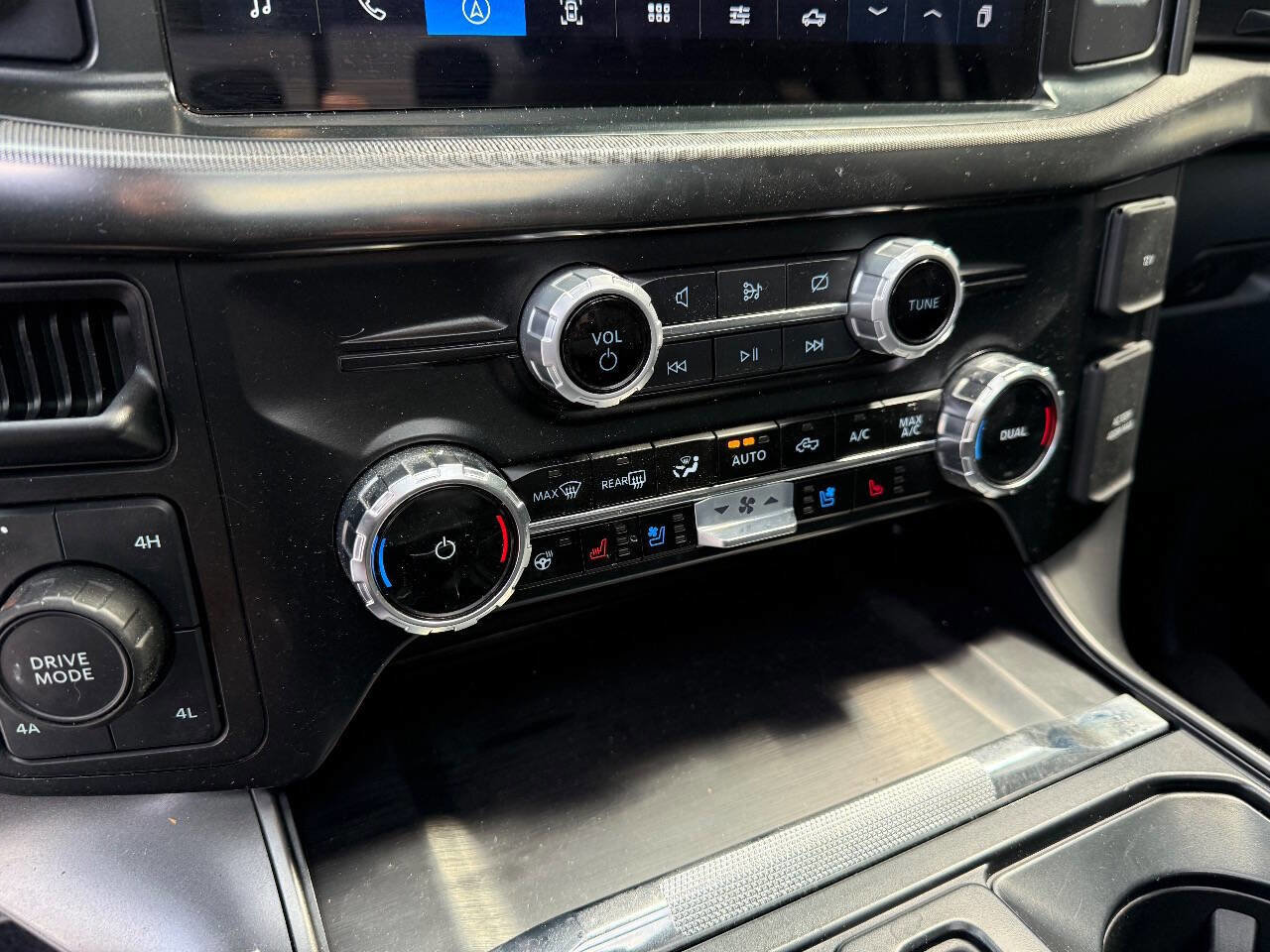 Used 2024 Ford F150 Lariat AWD/4WD image 17