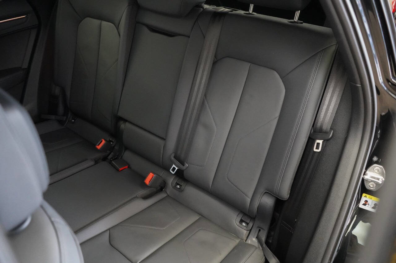 Used 2024 Audi Q3 2.0T Premium Plus w/ Premium Plus Package image 67