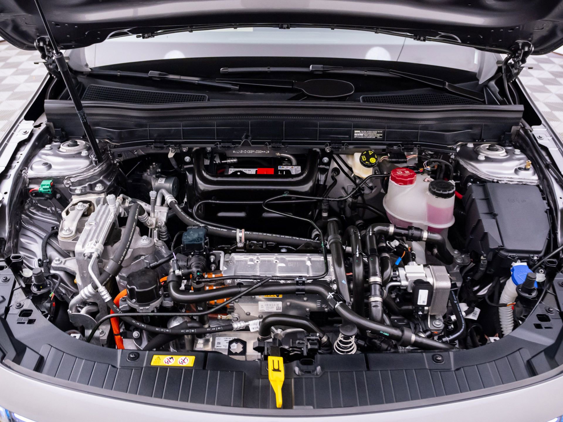 Certified 2023 Mercedes-Benz EQB 300 4MATIC w/ Exclusive Package image 36