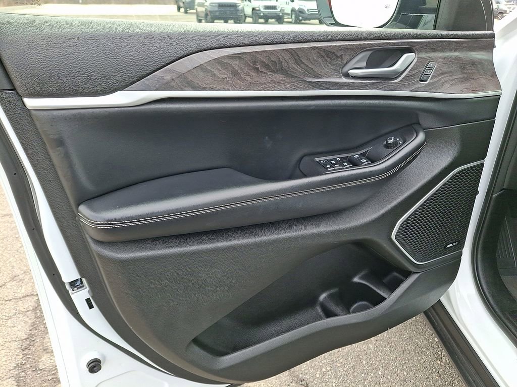 Used 2022 Jeep Grand Cherokee L Limited image 15