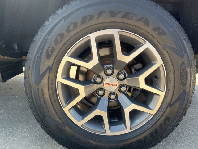 Used 2016 GMC Canyon SLE w/ All Terrain Package AWD/4WD image 24