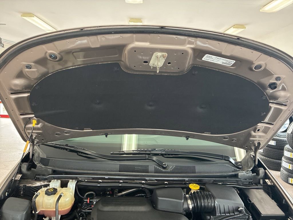 Used 2017 Chrysler Pacifica Touring-L w/ Tire & Wheel Group FWD image 30