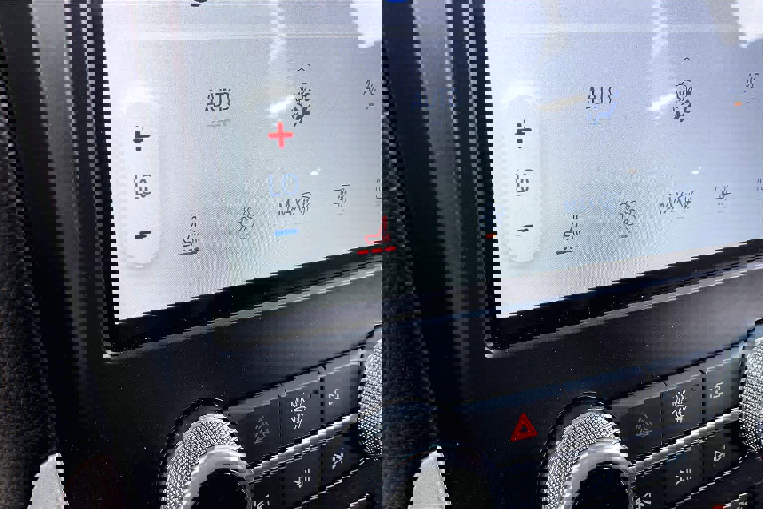 Used 2024 Ford Edge SEL image 32