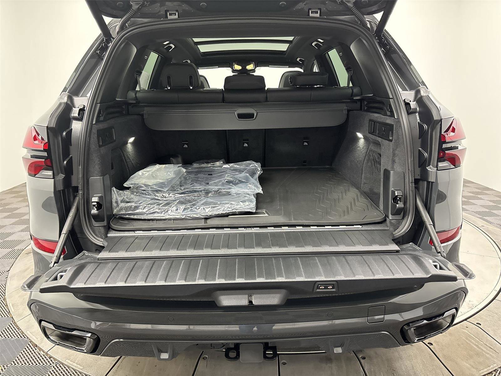 New 2026 BMW X5 xDrive50e image 21