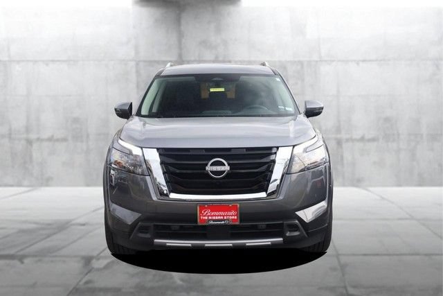 Certified 2025 Nissan Pathfinder SL AWD/4WD image 4
