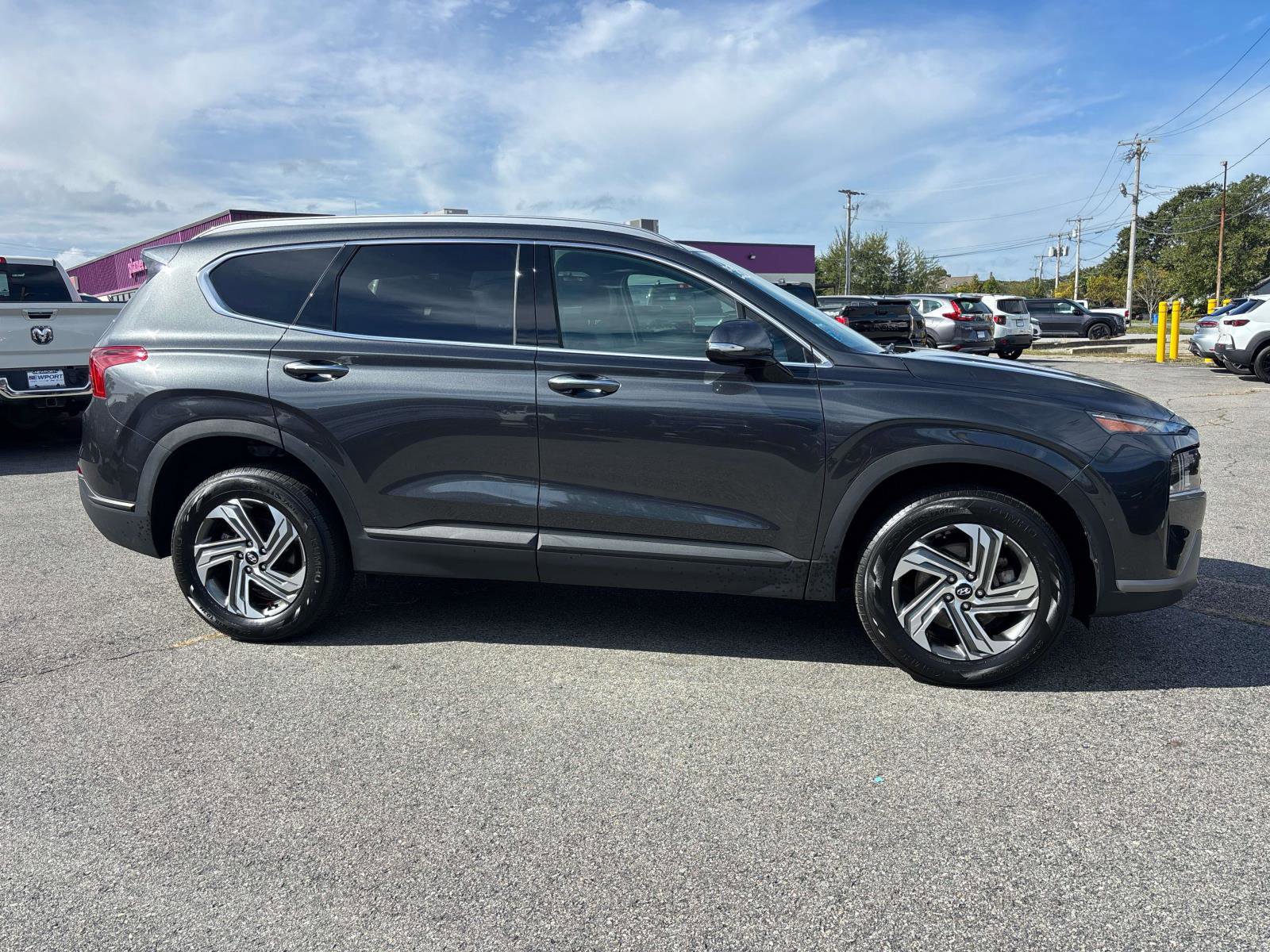 Used 2023 Hyundai Santa Fe SEL w/ Cargo Package image 2