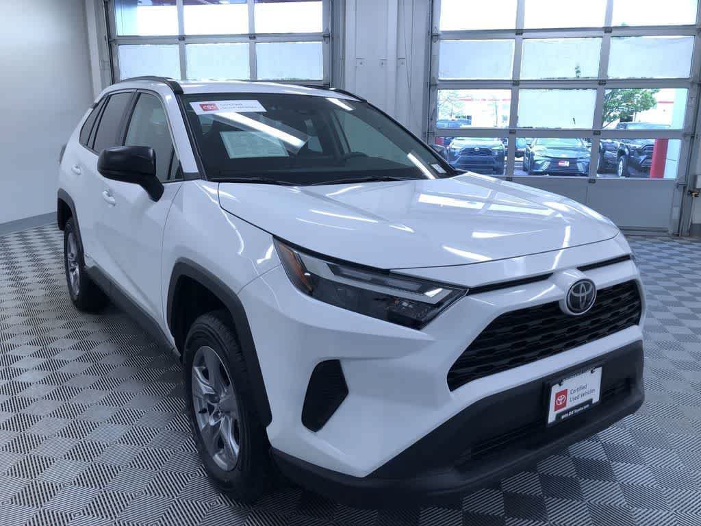 Used 2025 Toyota RAV4 LE AWD/4WD image 35