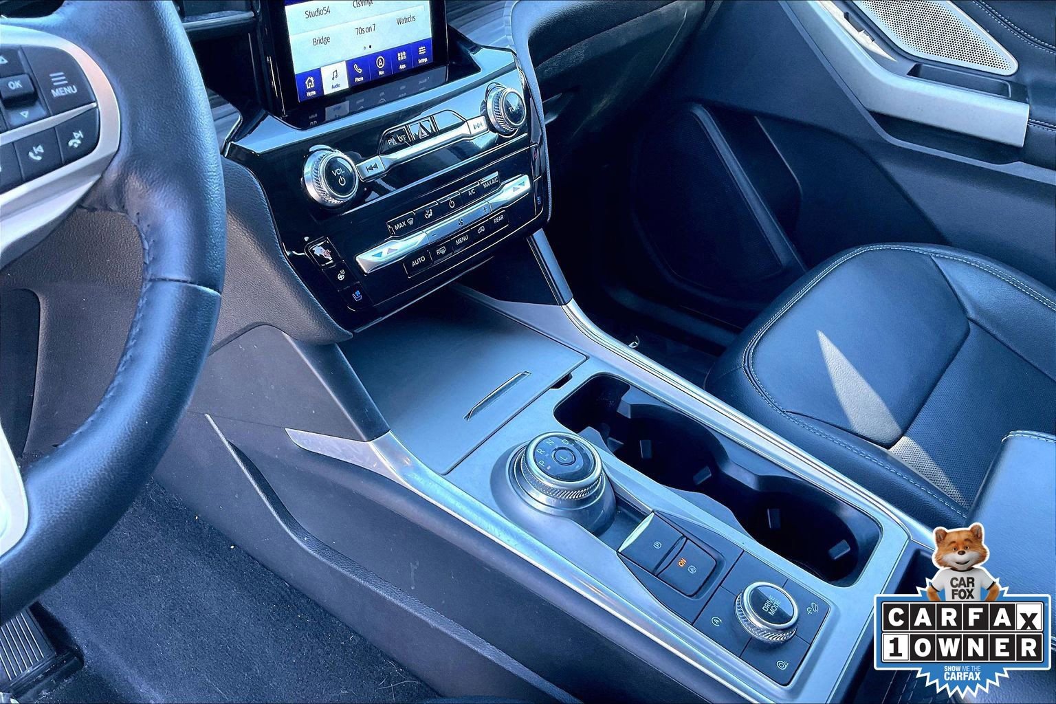 Used 2024 Ford Explorer Limited w/ Limited Technology Package image 16