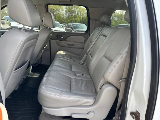 Used 2008 Chevrolet Suburban LT w/ LT Preferred Equipment Group AWD/4WD image 12