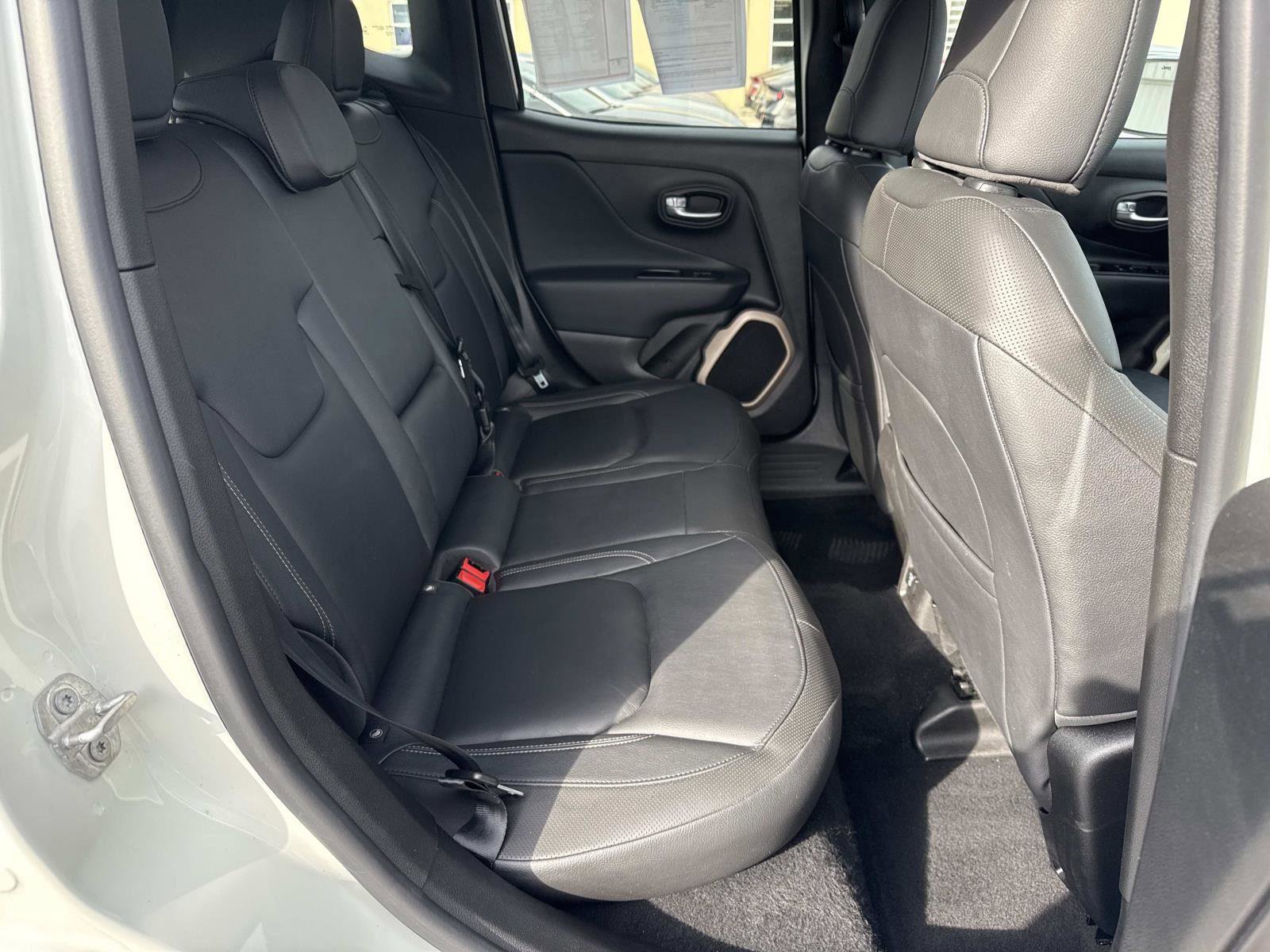 Used 2017 Jeep Renegade Limited image 21