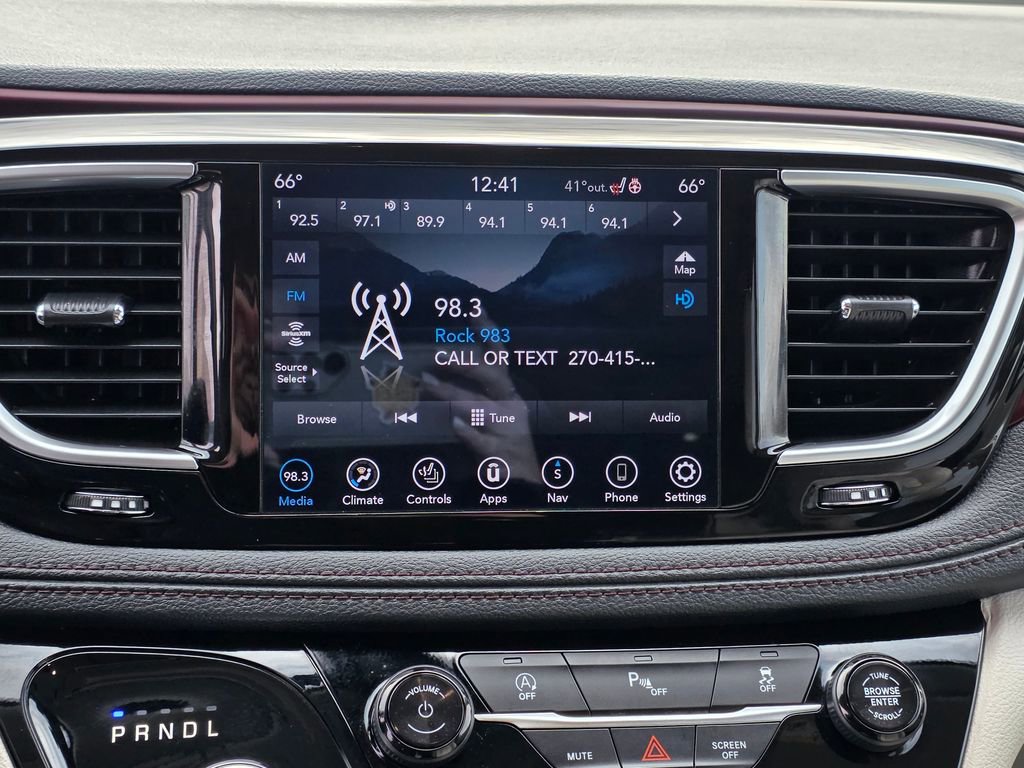 Used 2020 Chrysler Pacifica Limited image 22