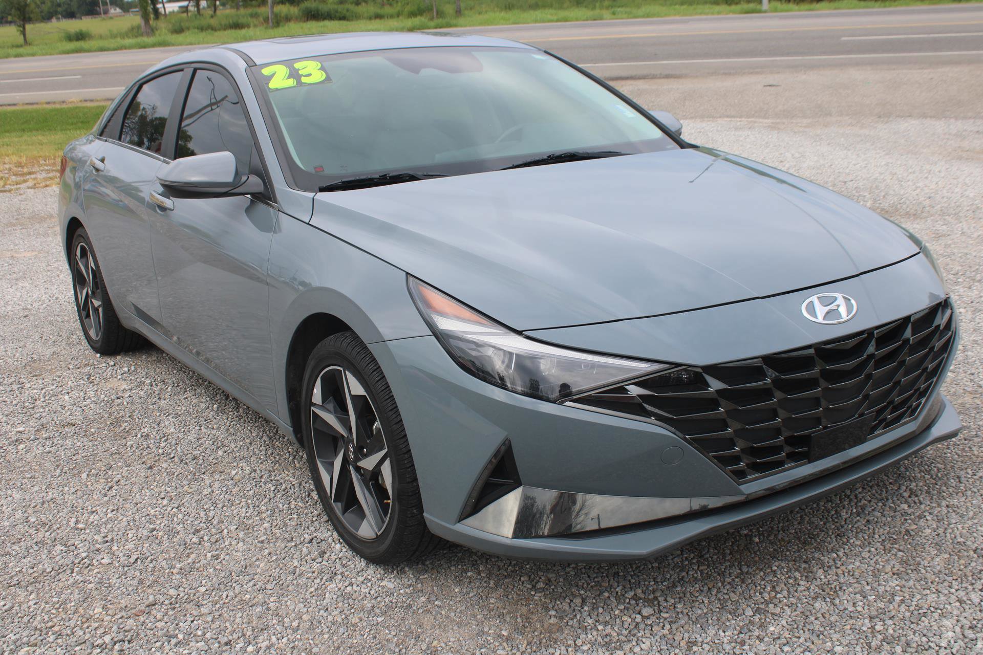 Used 2023 Hyundai Elantra Limited image 1