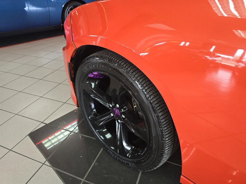 Used 2017 Dodge Charger R/T w/ Plus Group RWD image 33