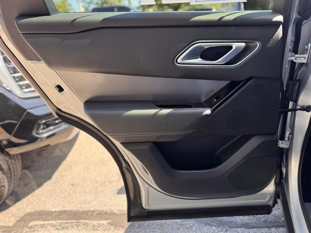 Used 2021 Land Rover Range Rover Velar S AWD/4WD image 17