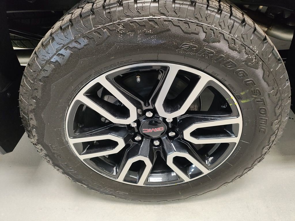 New 2026 GMC Sierra 1500 AT4 w/ AT4 Premium Package image 3