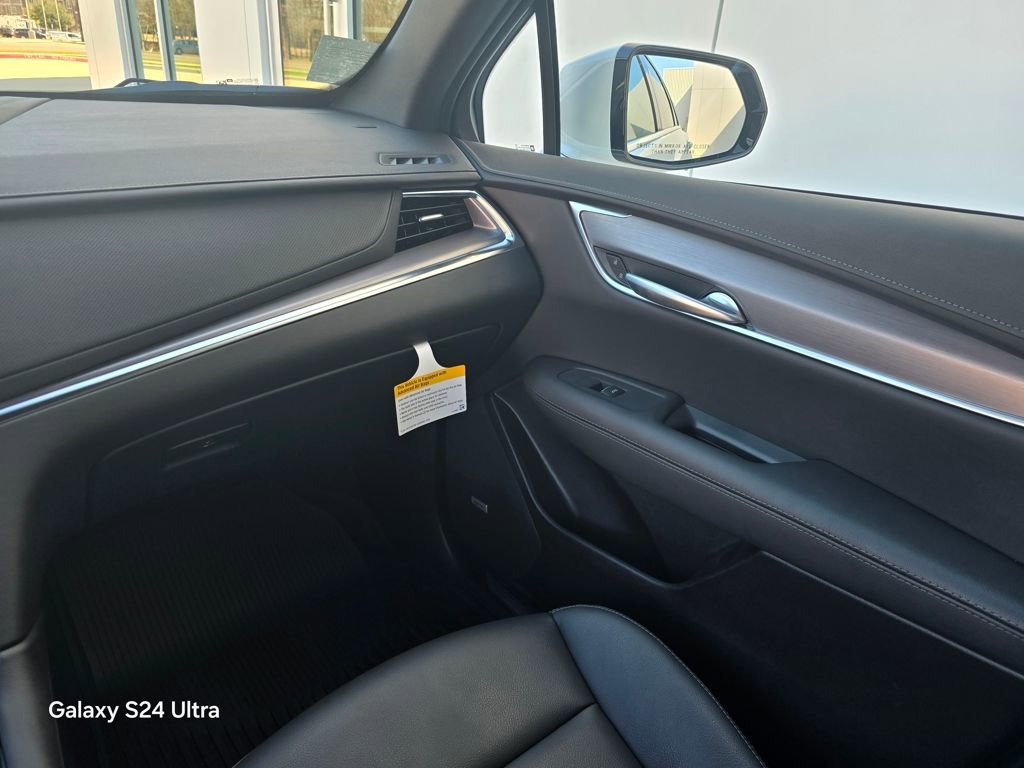 New 2026 Cadillac XT5 Luxury w/ LPO, Bronce Accent Package image 21