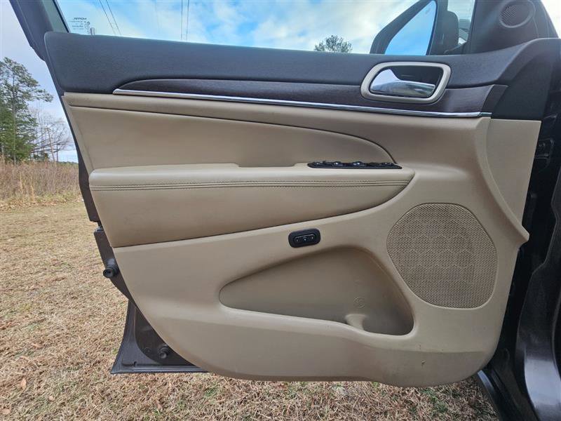 Used 2014 Jeep Grand Cherokee Limited AWD/4WD image 17