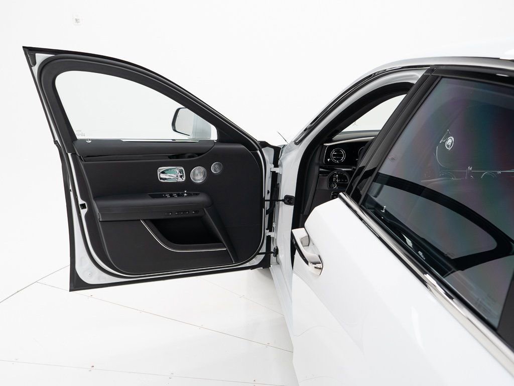 Used 2025 Rolls-Royce Ghost AWD/4WD image 11